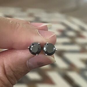 New Moissanite 2.0 carat Black 3 Prong Stud Earrings